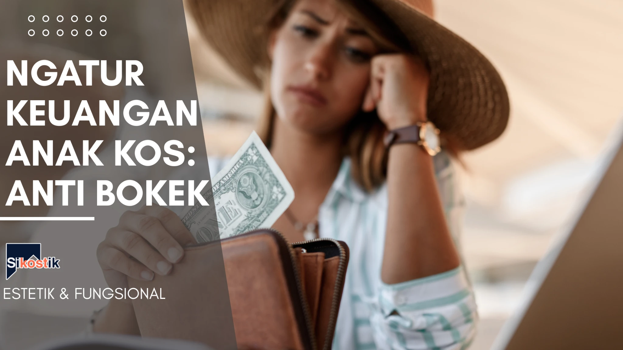 Catatan finansial mingguan dan organizer Sikostik di meja belajar anak kos untuk bantu ngatur keuangan agar tidak bokek.